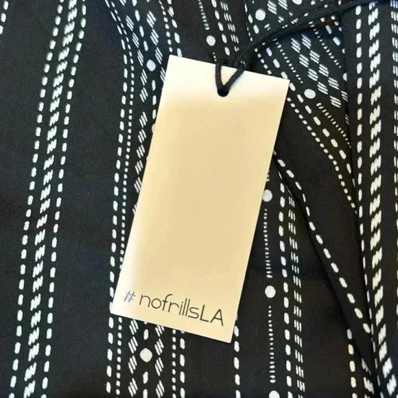 No Frills Tie Collar Black and White Blouse - Size M - Picture 10 of 13
